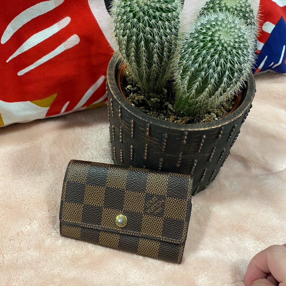 Louis Vuitton 6 Key Holder Damier Ebene